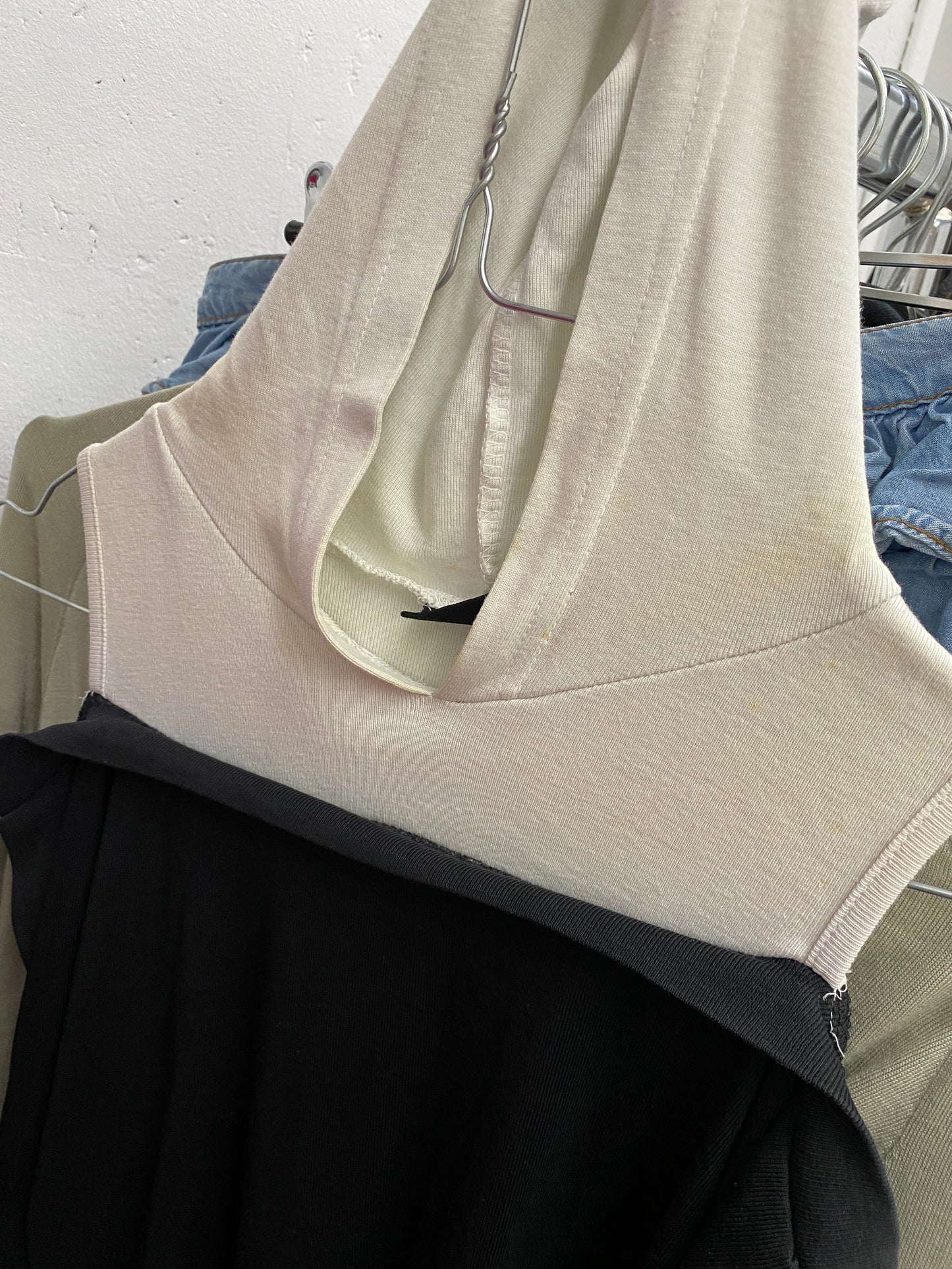 OFF-SHOULDER HOODIE TOP