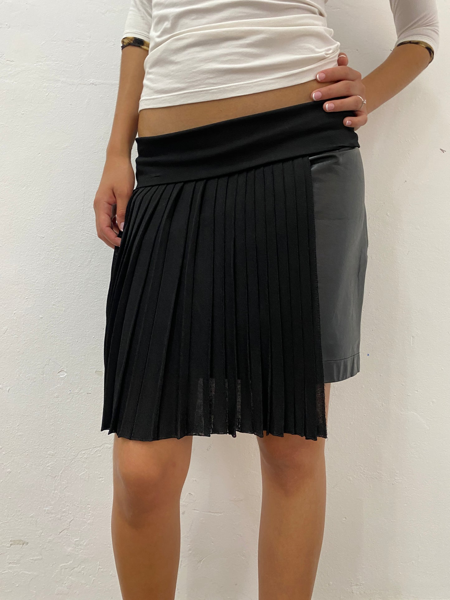 PLEATED LEATHER SKIRT
