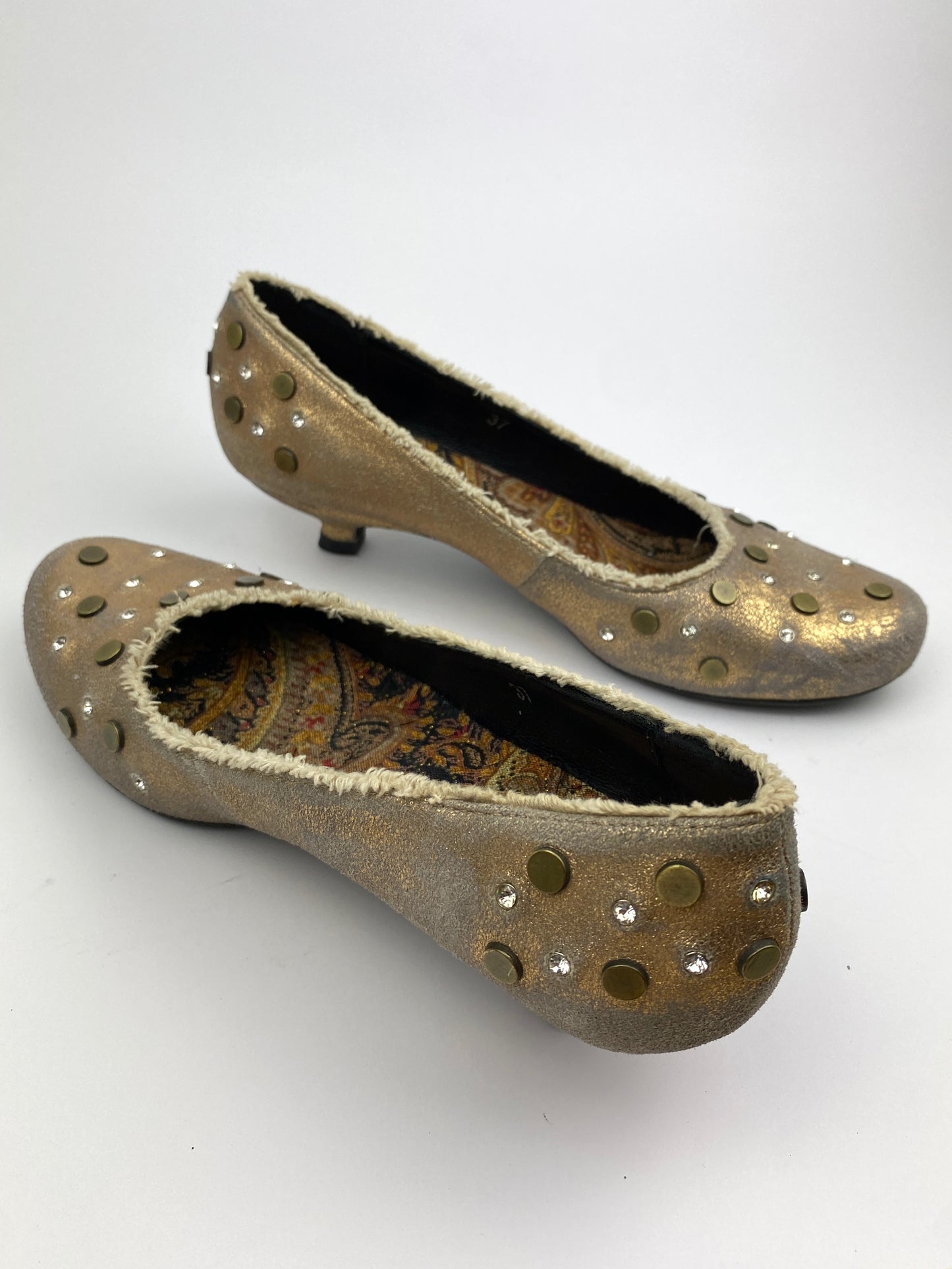 GOLD BALLET HEELS