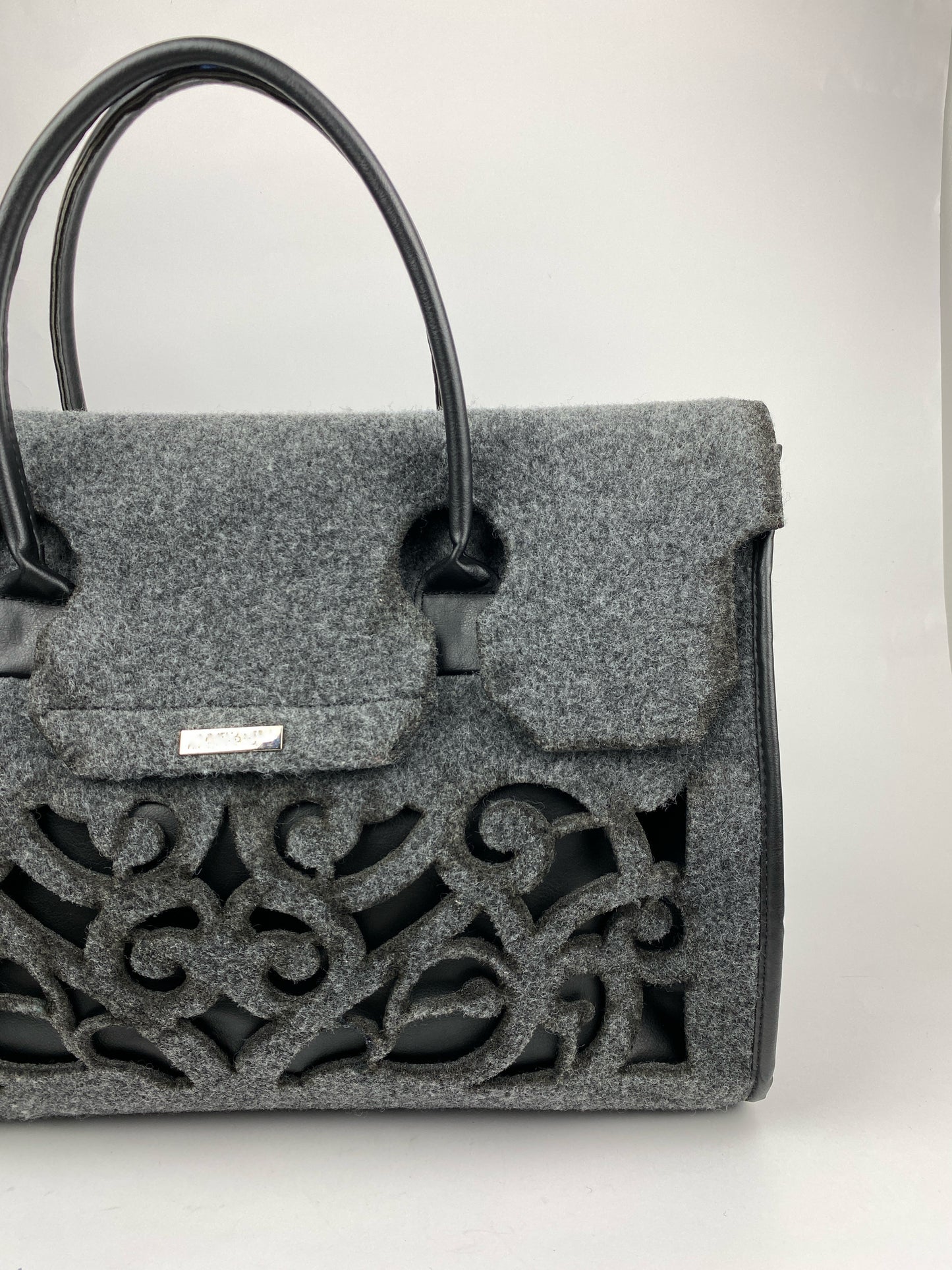 CUTOUT FELT TOTE BAG