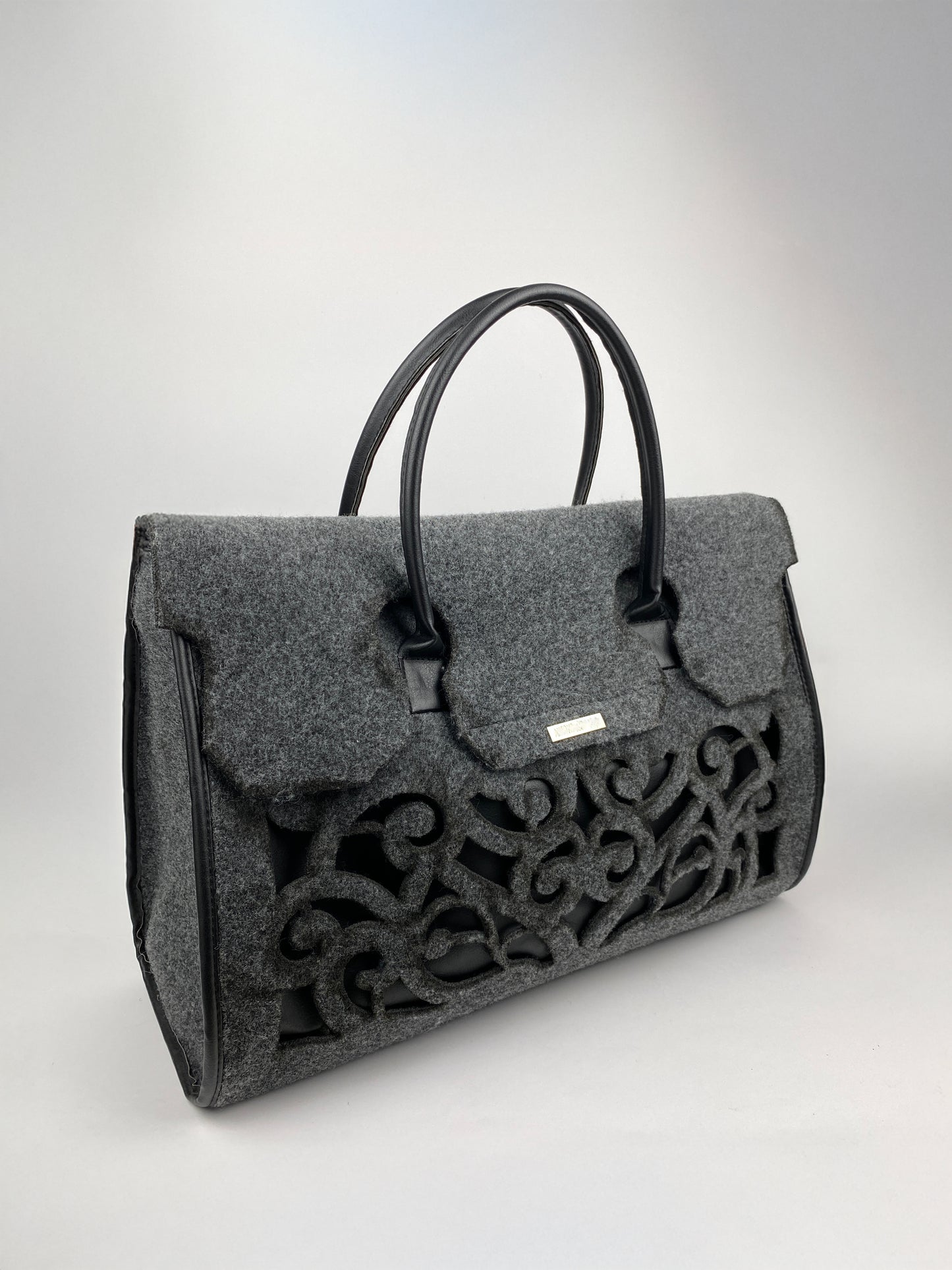 CUTOUT FELT TOTE BAG