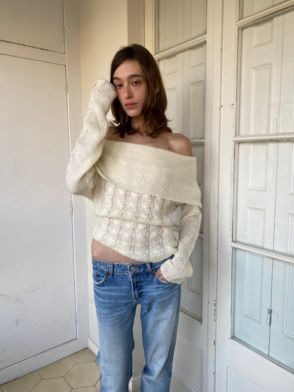 OFF-SHOULDER KNIT SWEATER
