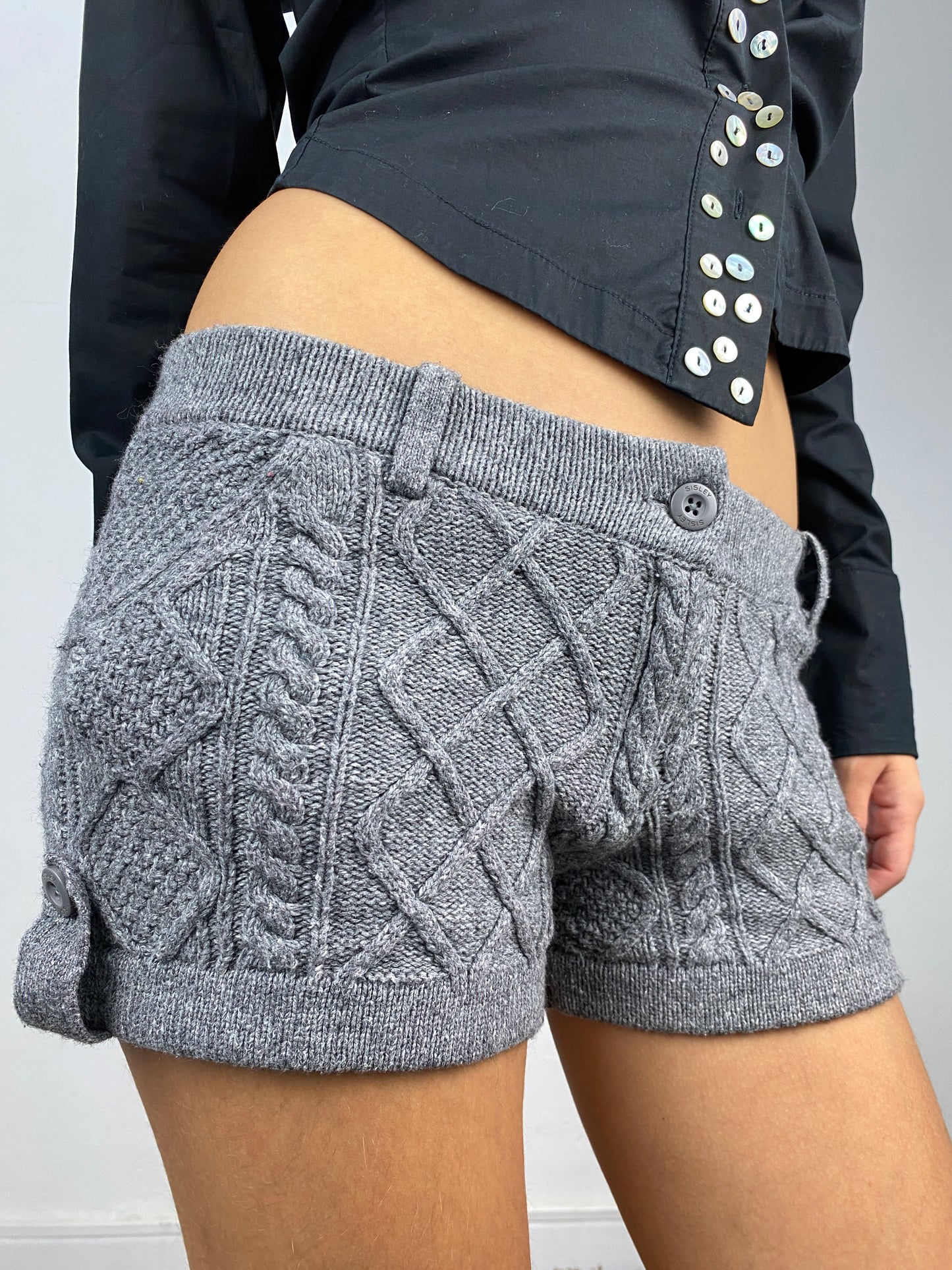 KNITTED MINI SHORTS