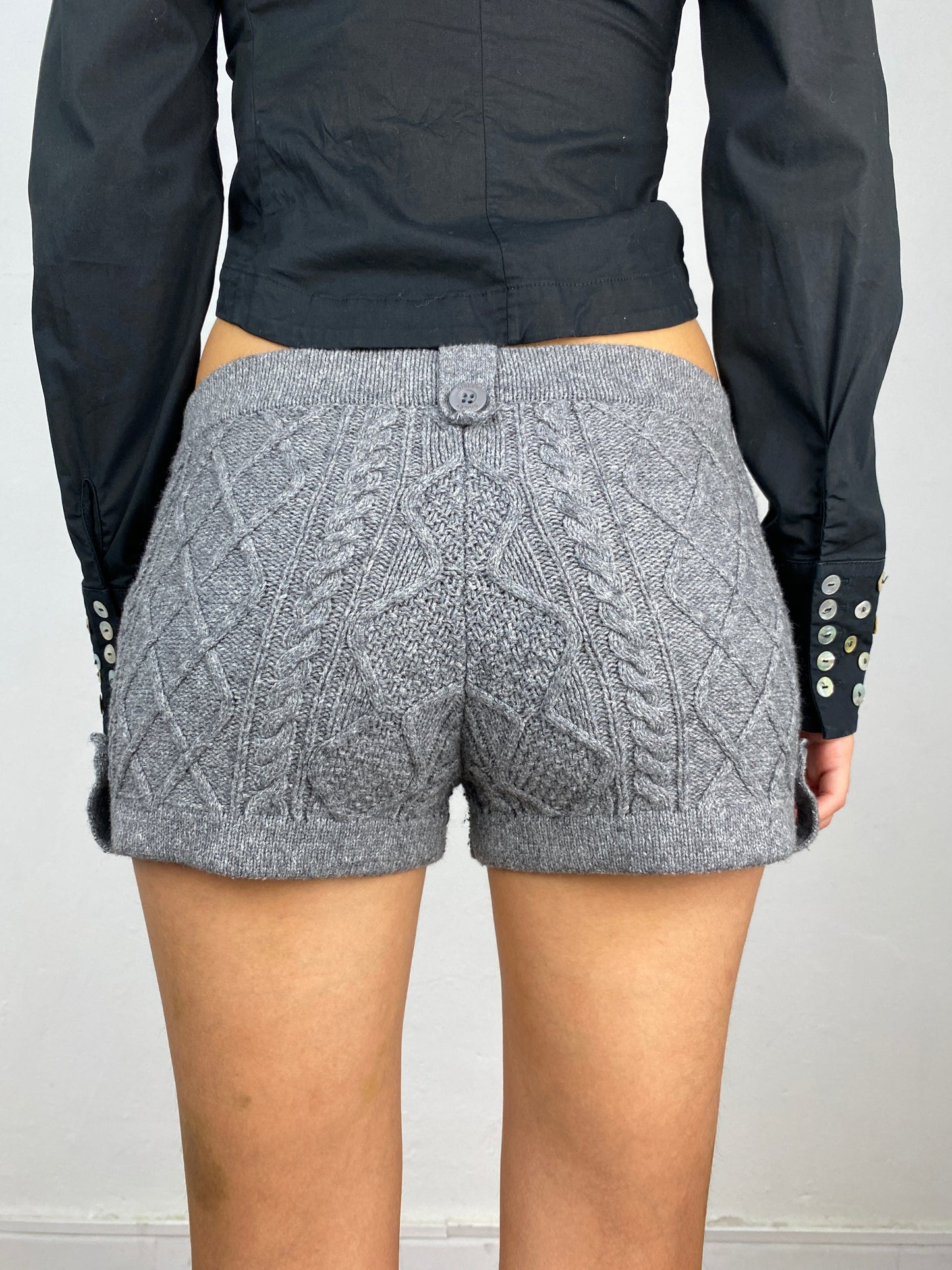 KNITTED MINI SHORTS