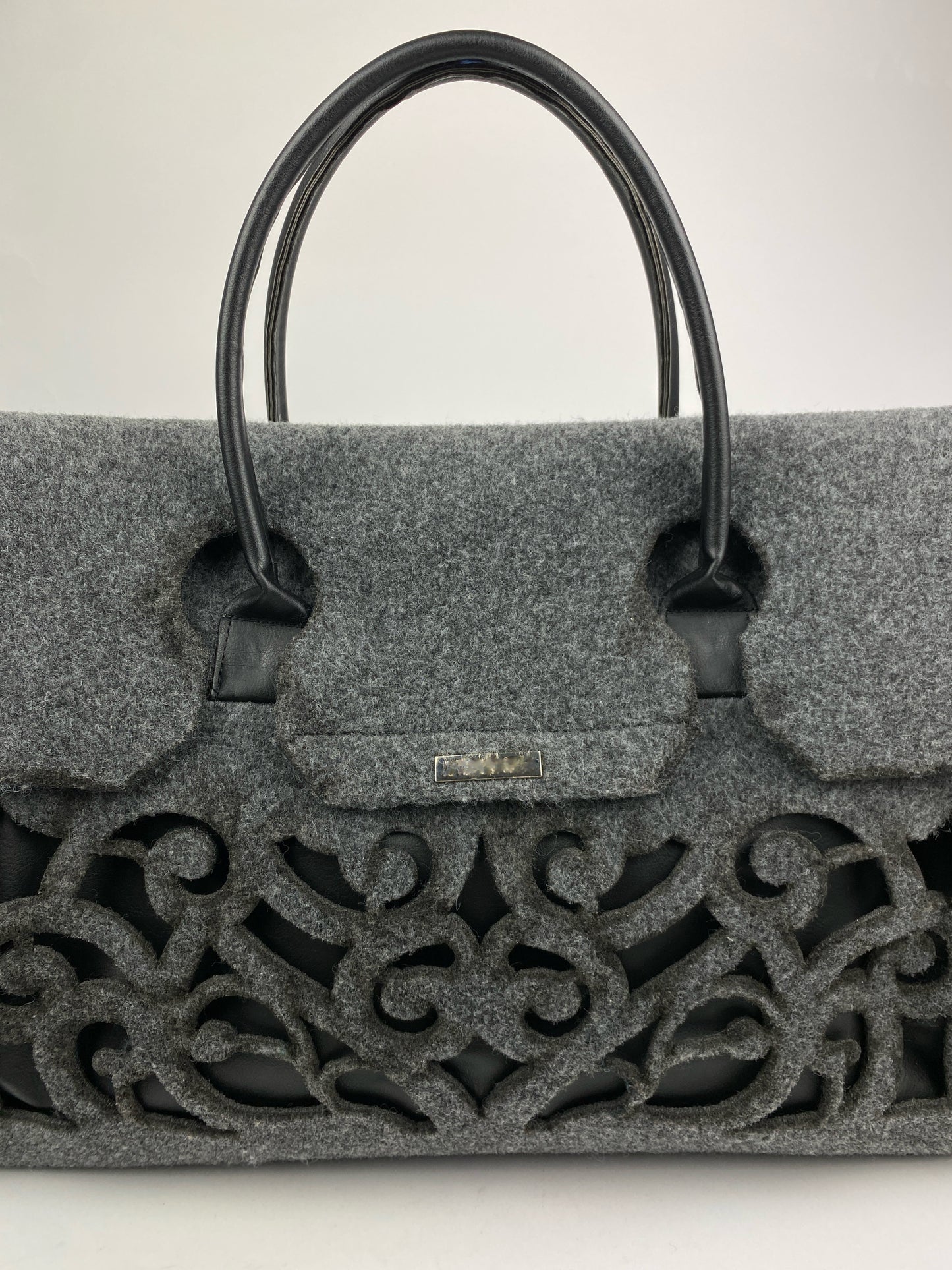 CUTOUT FELT TOTE BAG