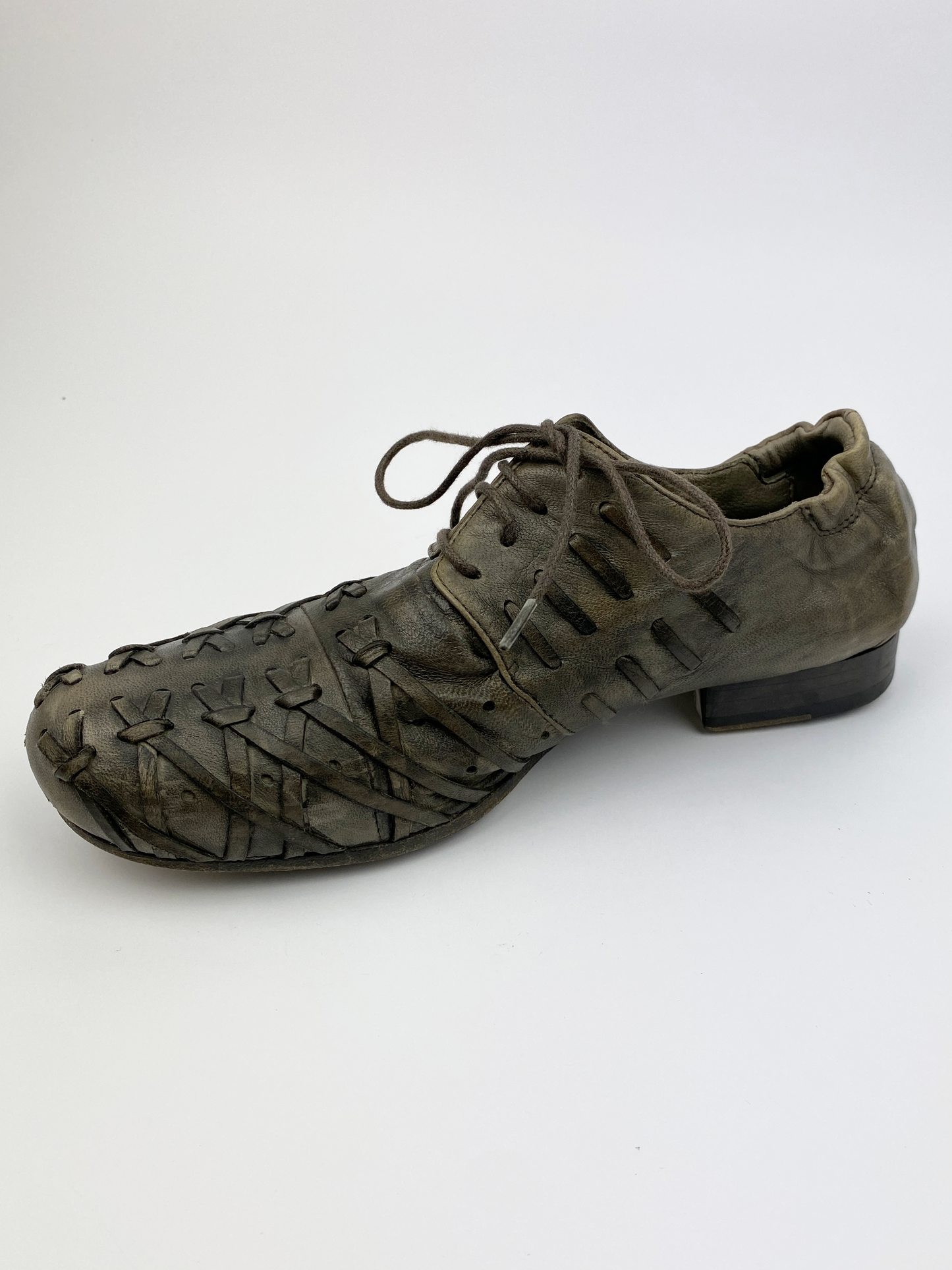 CRISSCROSS SHOES