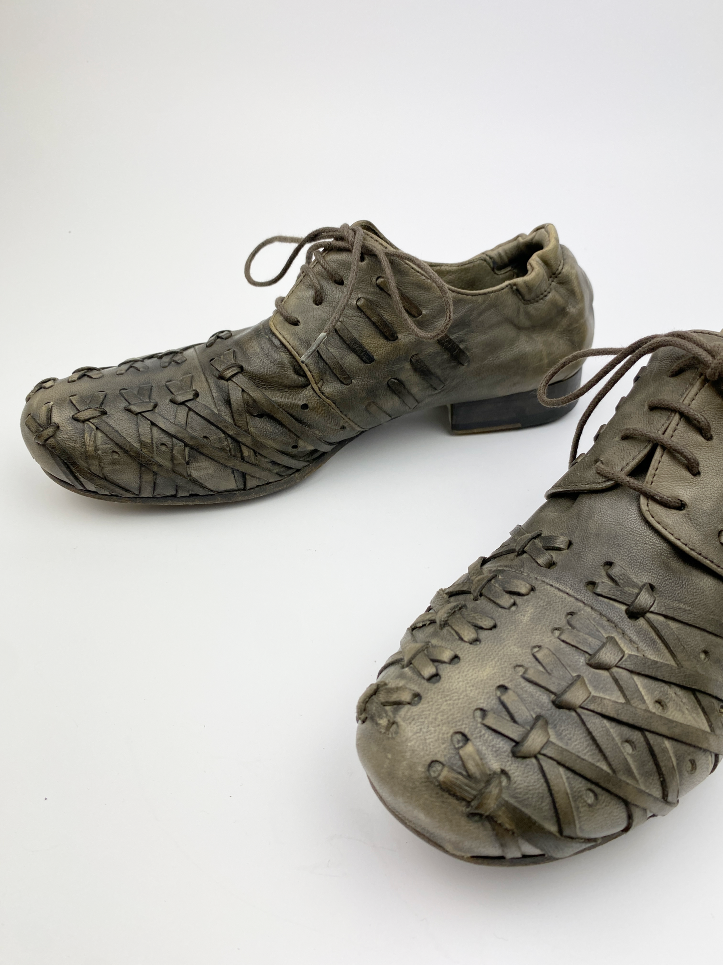 CRISSCROSS SHOES